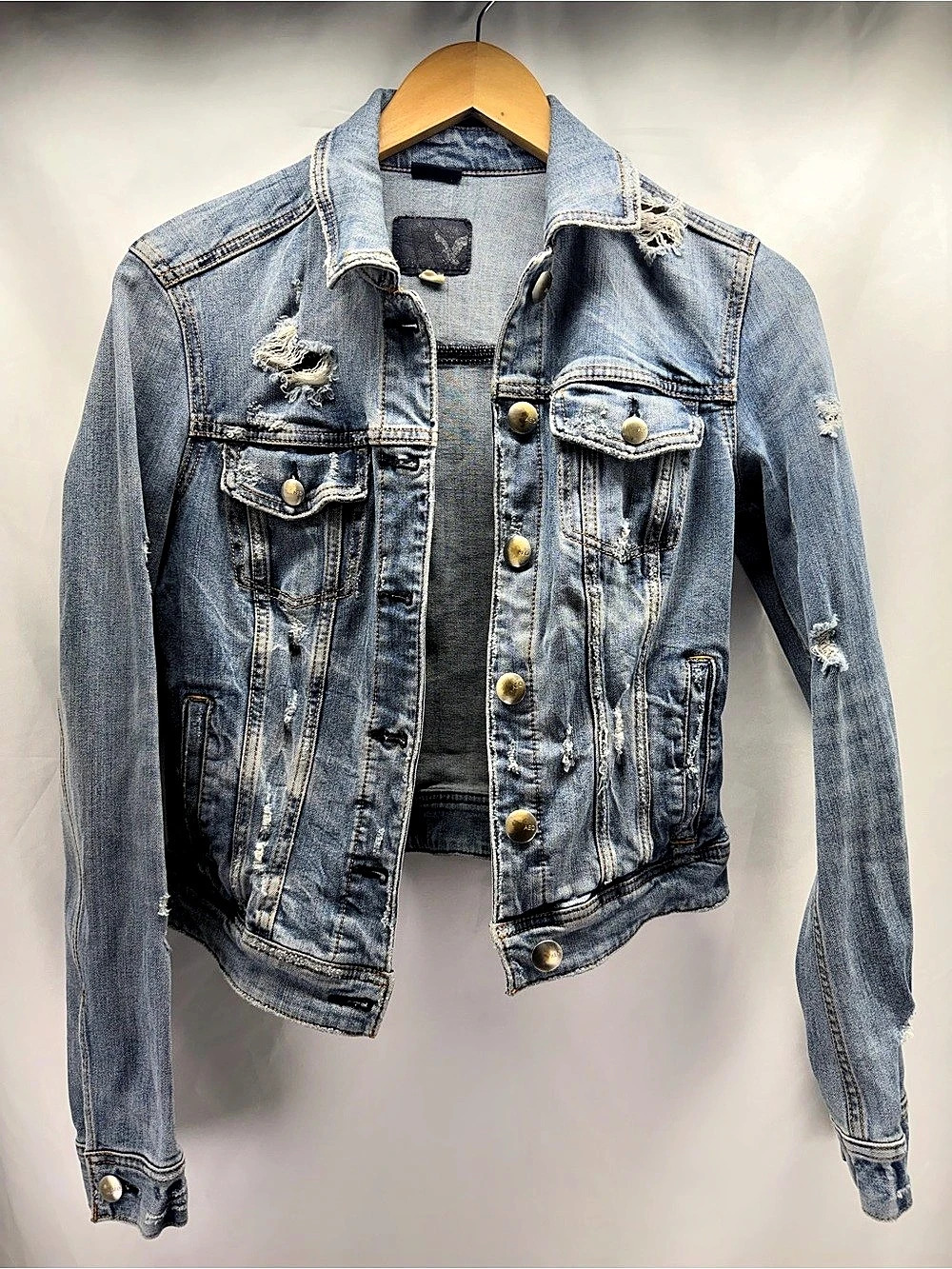 American Eagle Denim Jacket Womens Small S Distressed Ripped Trucker Jean Blue